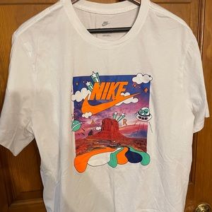 Graphic tee
